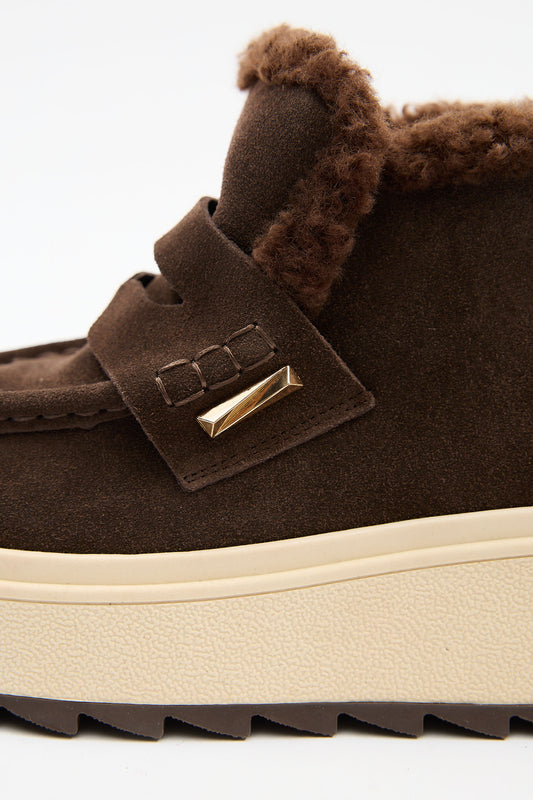 Lumira Brown